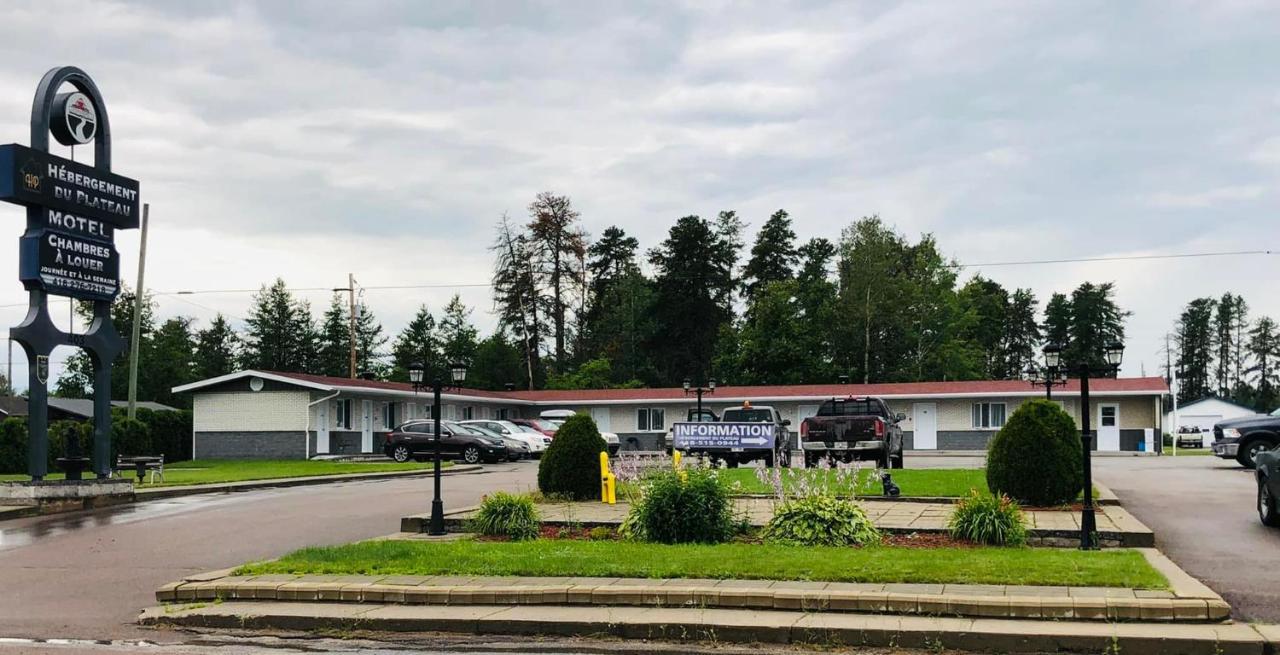 Hebergement Du Plateau Hotel Dolbeau-Mistassini ภายนอก รูปภาพ